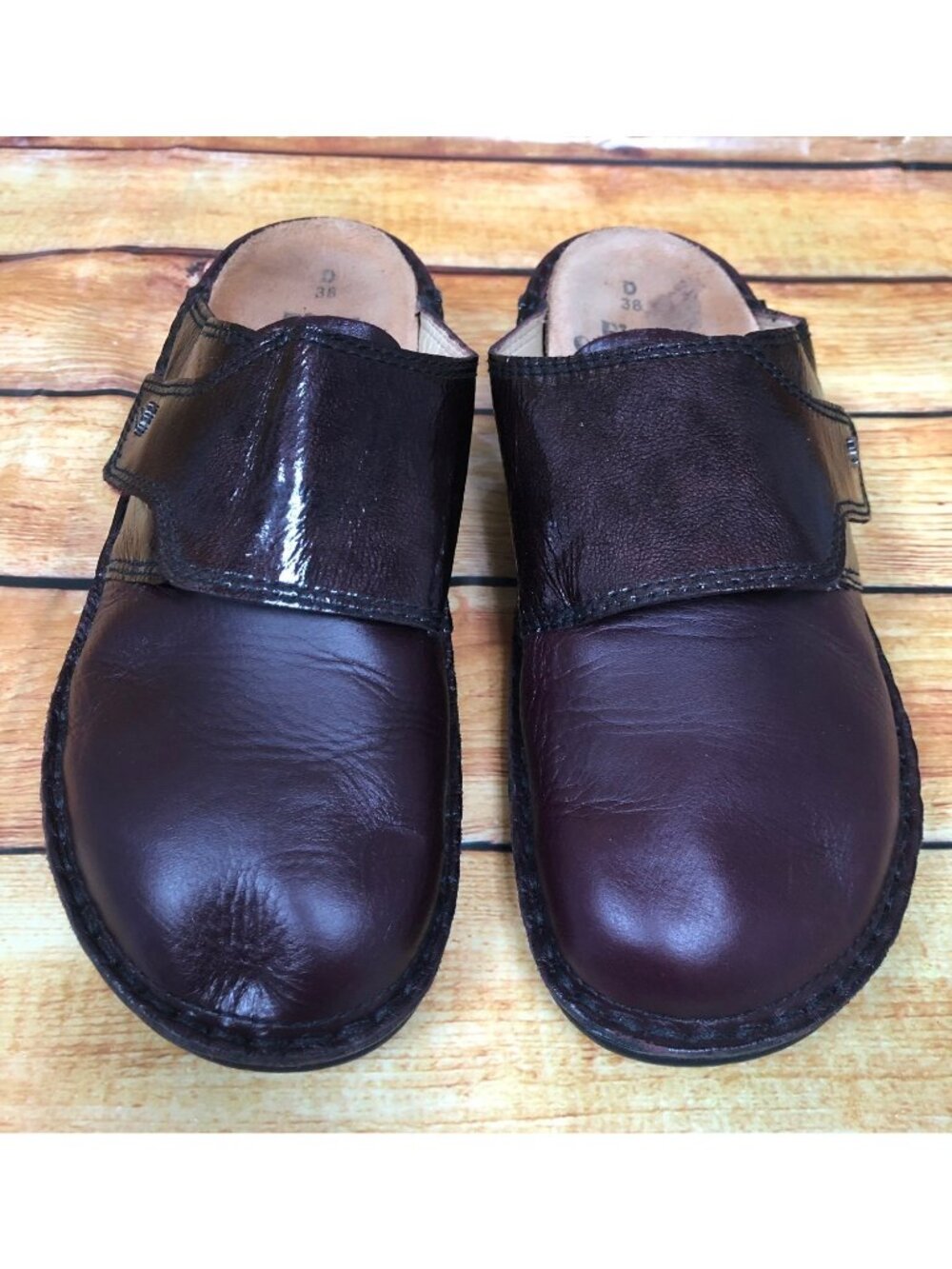 Finn Comfort Womens 38 D Wine Patent Leather Slip On Mules